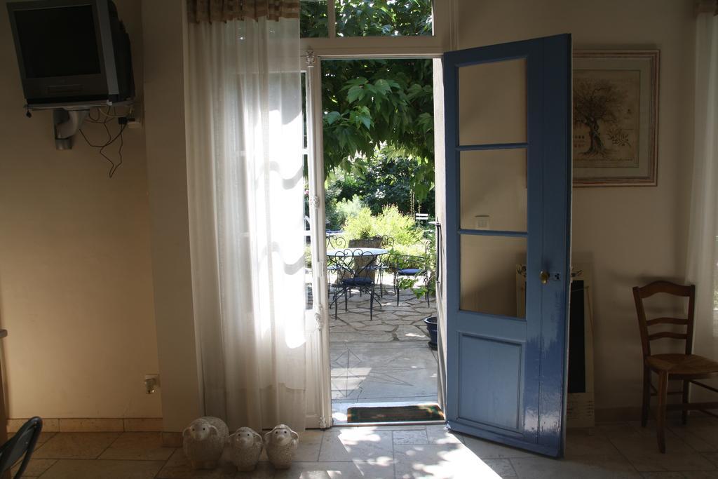 Aux Pots Bleus Bed & Breakfast Nissan-lez-Enserune Dış mekan fotoğraf
